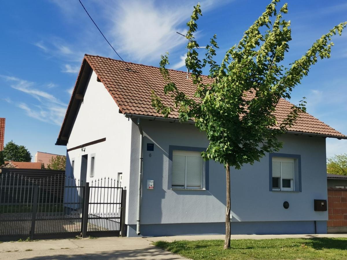Apartman Lucija Kuca Za Odmor Vukovar Exteriör bild