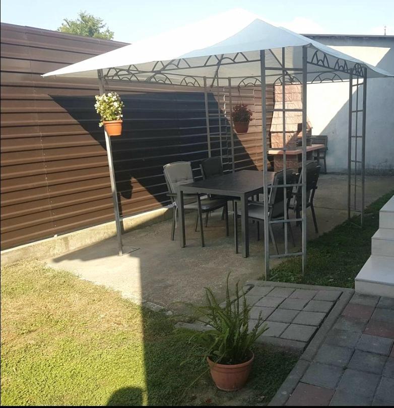 Apartman Lucija Kuca Za Odmor Vukovar Exteriör bild